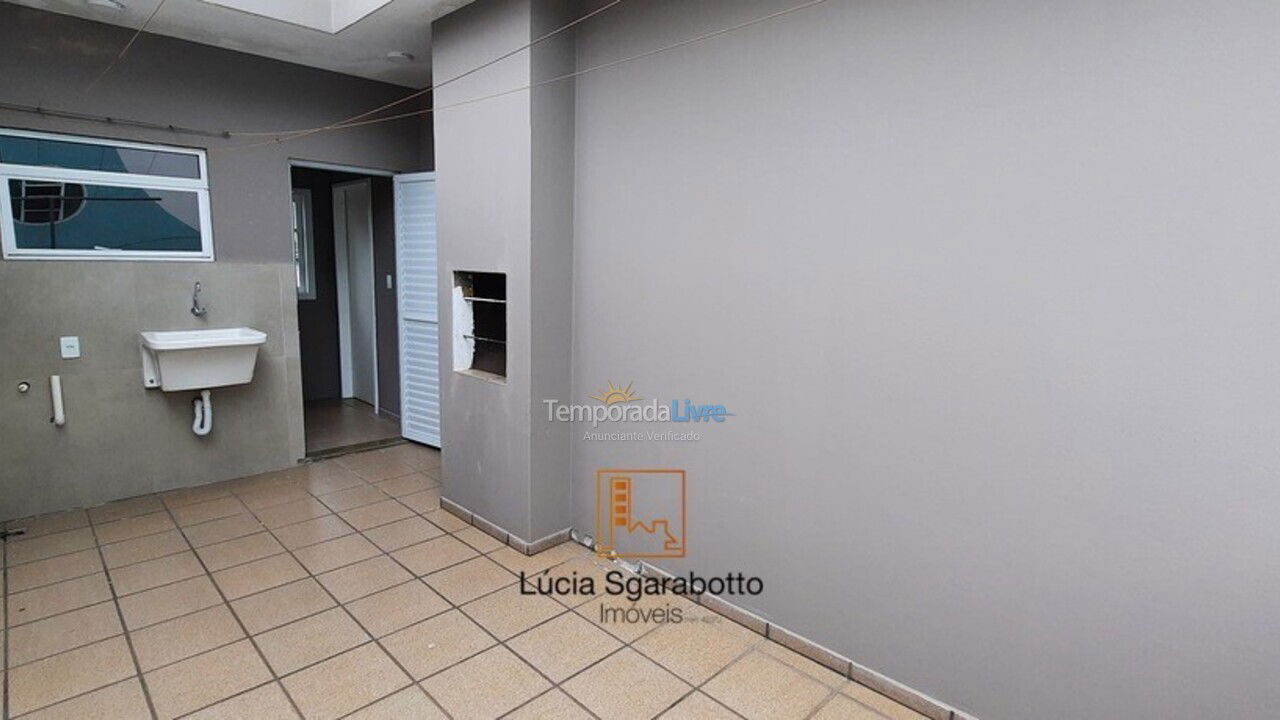 Apartamento para aluguel de temporada em Balneário Camboriú (Centro)