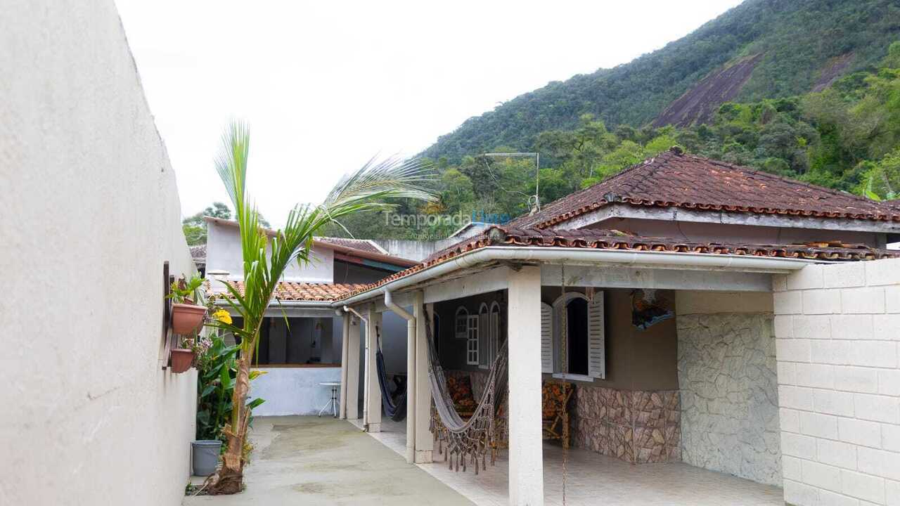 House for vacation rental in Caraguatatuba (Sumare)