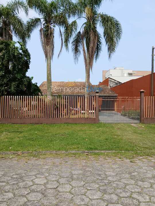 Casa para aluguel de temporada em Guaratuba (Praia Central)