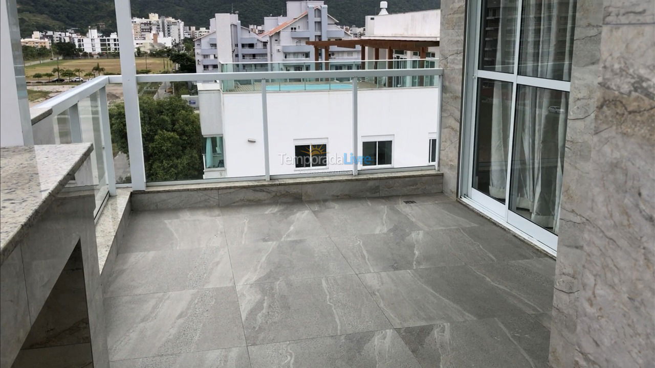 Apartamento para aluguel de temporada em Governador Celso Ramos (Praia de Palmas)