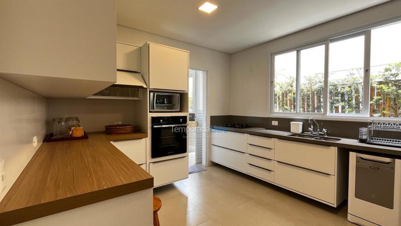 House for vacation rental in São Sebastião (Praia da Baleia)