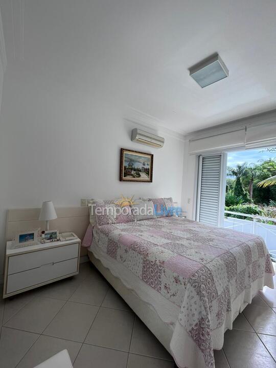 House for vacation rental in São Sebastião (Praia da Baleia)