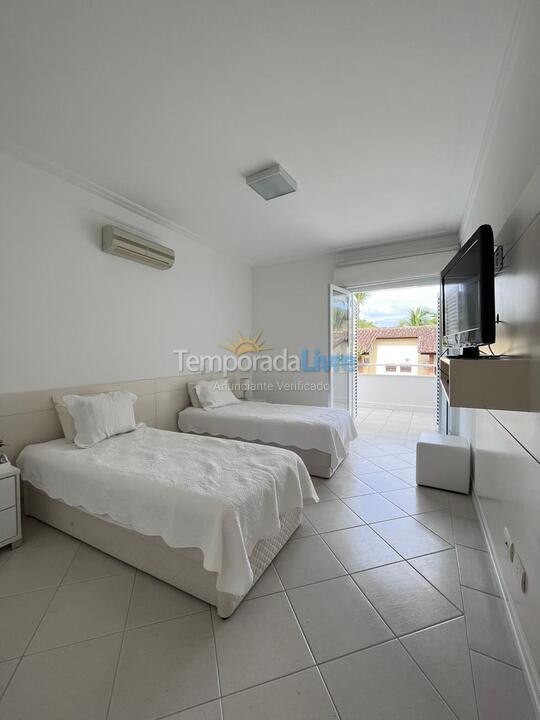 House for vacation rental in São Sebastião (Praia da Baleia)