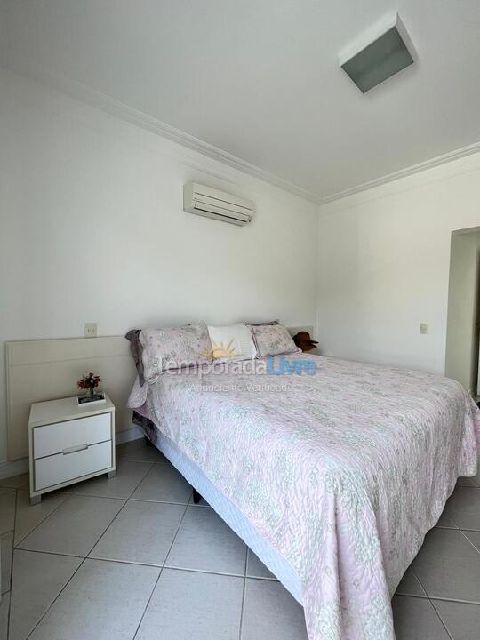 House for vacation rental in São Sebastião (Praia da Baleia)