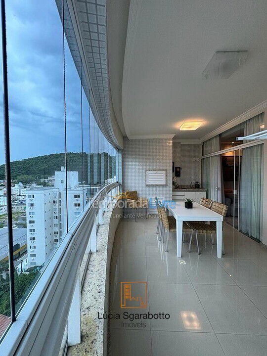 Apartment for vacation rental in Balneário Camboriú (Centro)