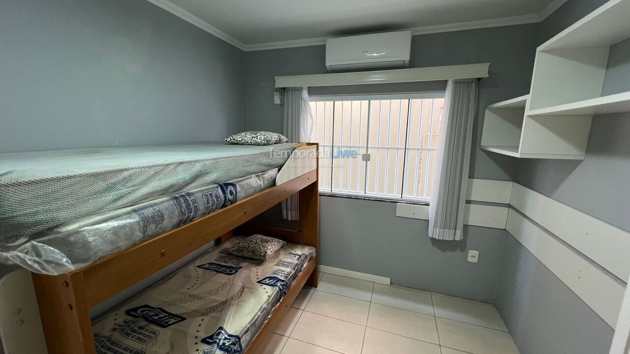 Apartamento para aluguel de temporada em São Francisco do Sul (Enseada)