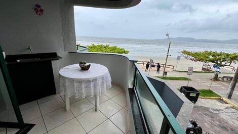 APARTAMENTO FRENTE AL MAR PARA 6 PERSONAS