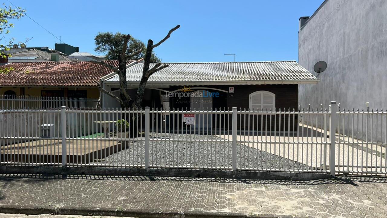 House for vacation rental in São Francisco do Sul (Prainha)