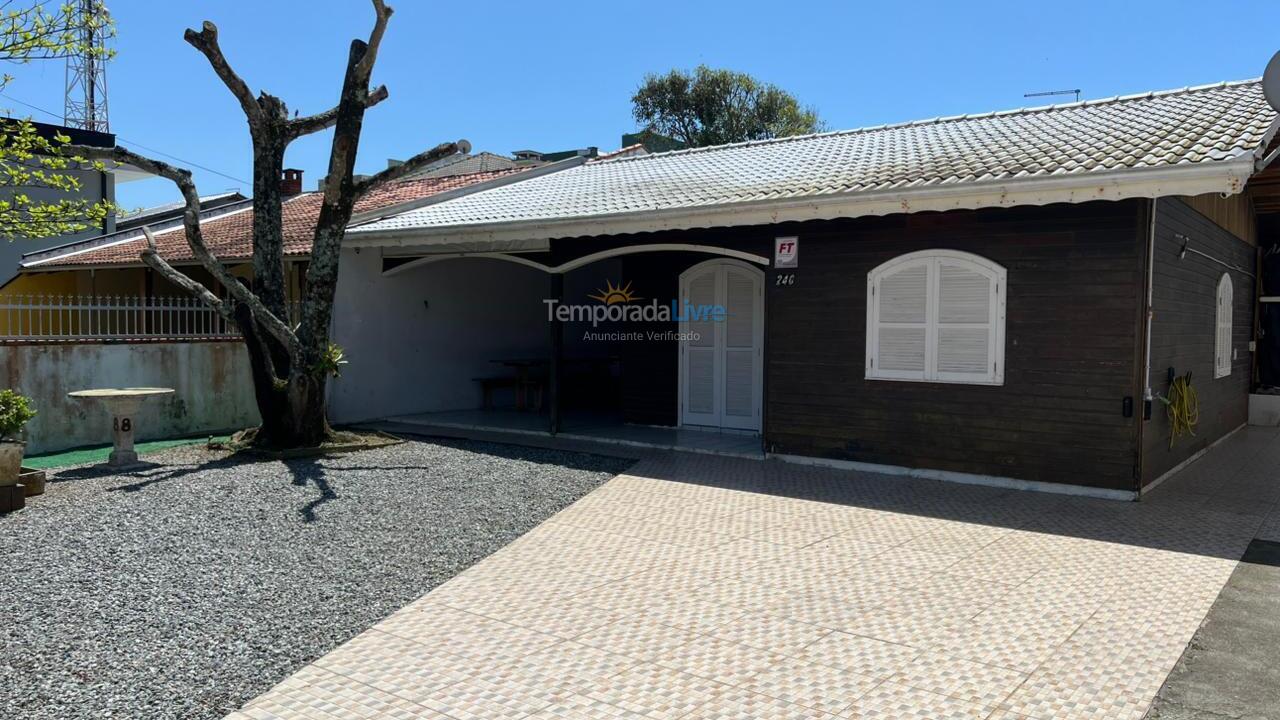 House for vacation rental in São Francisco do Sul (Prainha)