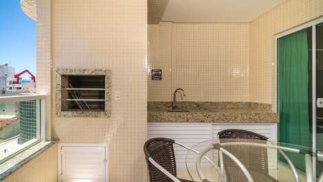 Apt 3 bedrooms great location 80 mts from the Sea in Bombinhas SC