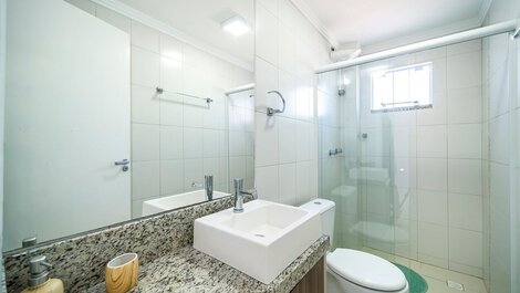 Apt 3 bedrooms great location 80 mts from the Sea in Bombinhas SC