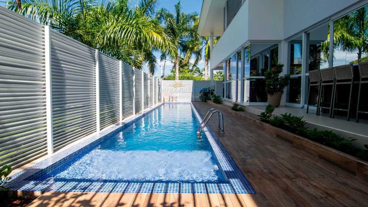 Casa para aluguel de temporada em Florianópolis (Jurere Tradicional)