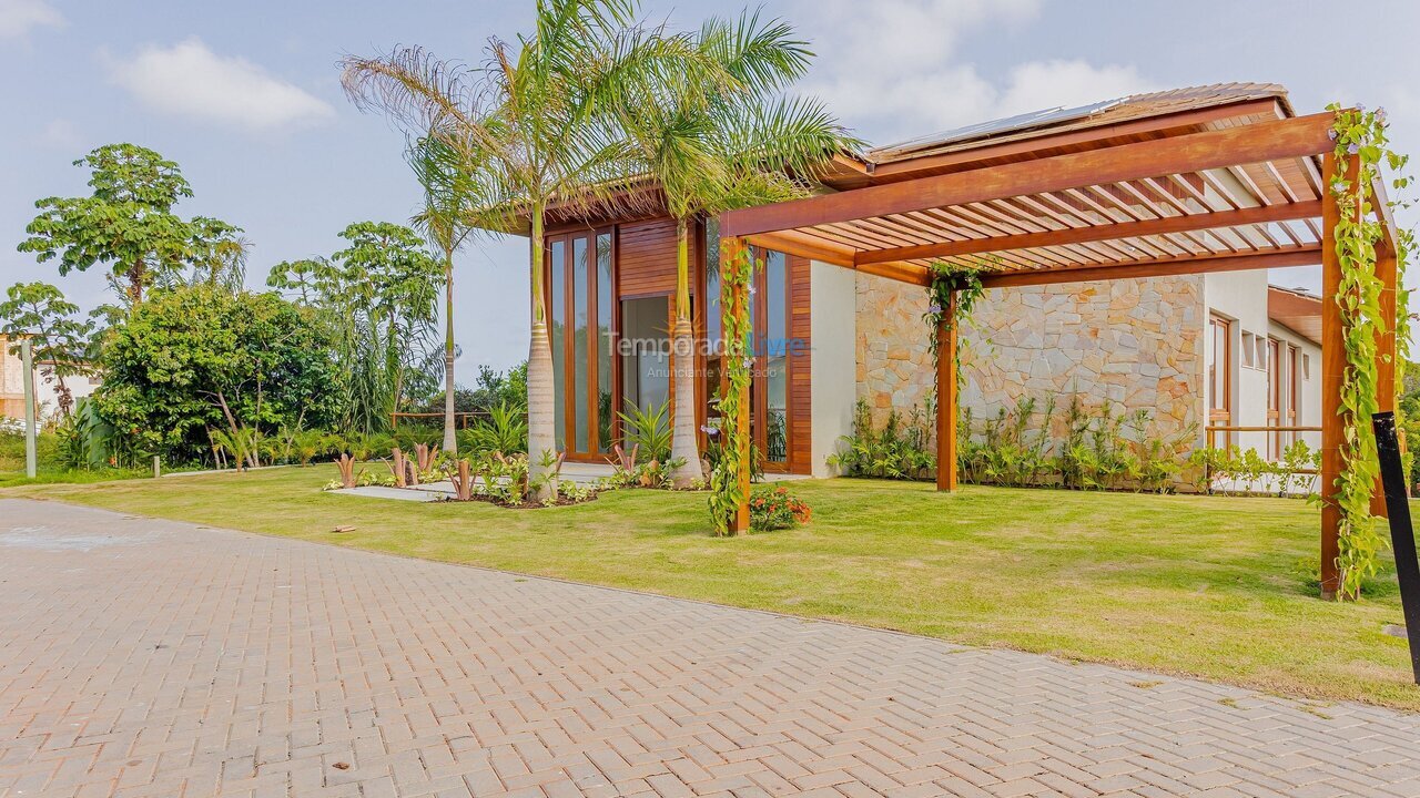 Casa para aluguel de temporada em Mata de São João (Praia do Forte)