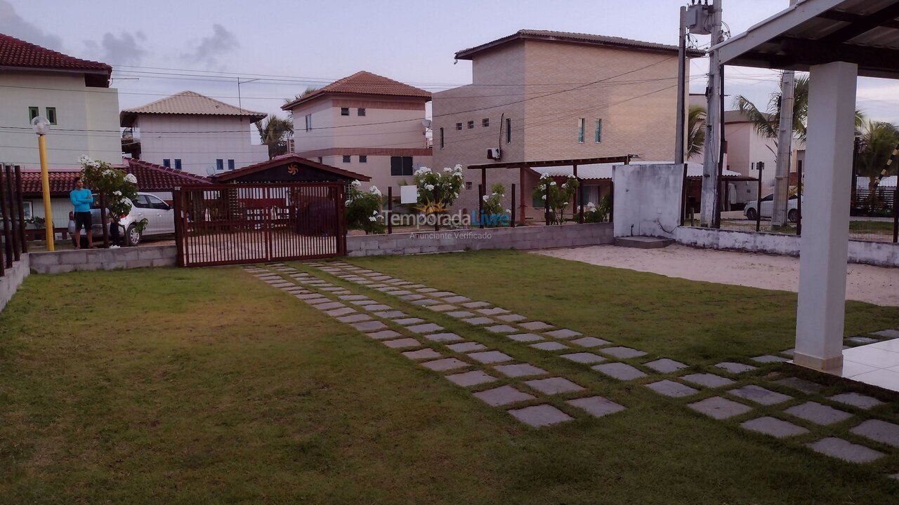 Casa para aluguel de temporada em Camaçari (Guarajuba Barra do Jacuipe)