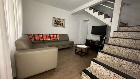 CASA 48 COM 3 DORM/1SUITE+AR/COND.-TV CABO/WI-FI *