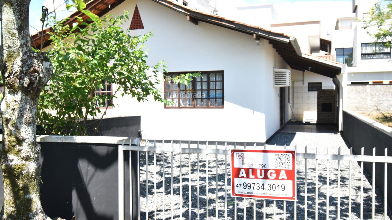 Casa para alquiler de vacaciones em Bombinhas (Canto Grande)