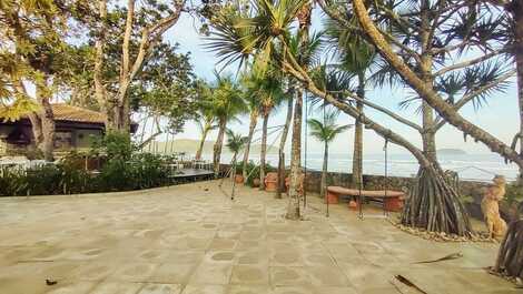 Couse within condominium for rent on the beach