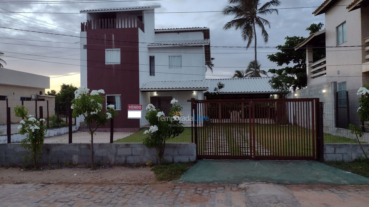 Casa para aluguel de temporada em Camaçari (Guarajuba Barra do Jacuipe)