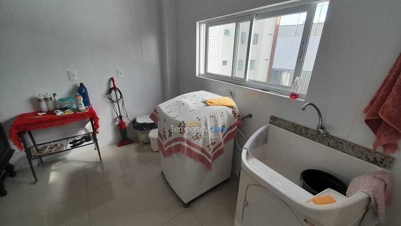 Apartamento para aluguel de temporada em Itapema (Meia Praia)