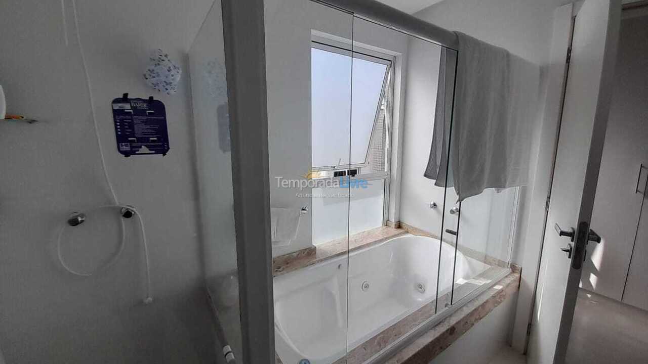 Apartamento para aluguel de temporada em Itapema (Meia Praia)