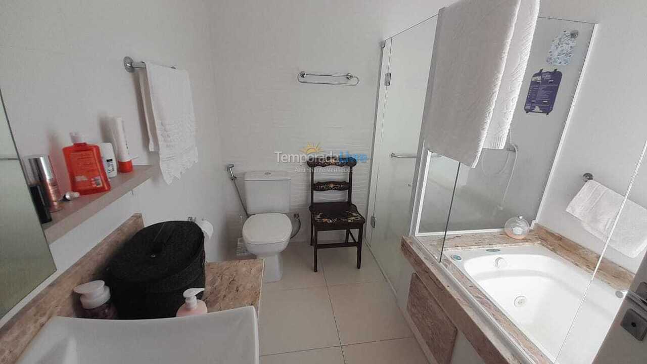 Apartamento para aluguel de temporada em Itapema (Meia Praia)