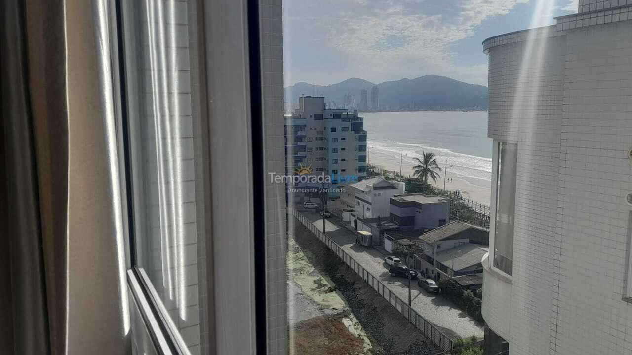 Apartamento para aluguel de temporada em Itapema (Meia Praia)