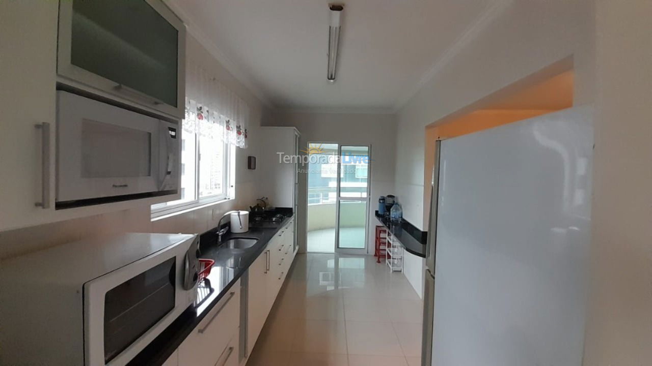 Apartment for vacation rental in Itapema (Meia Praia)