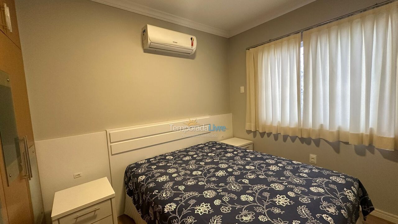 Apartamento para aluguel de temporada em Itapema (Meia Praia)