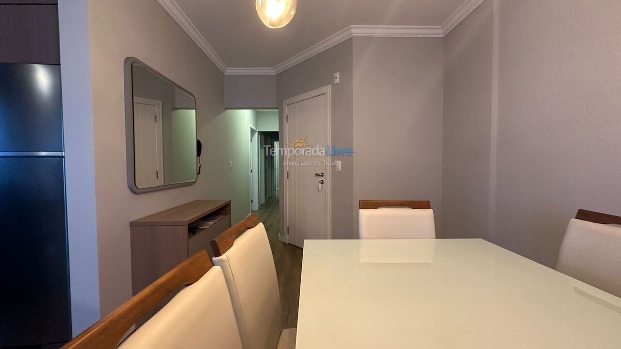 Apartamento para aluguel de temporada em Itapema (Meia Praia)