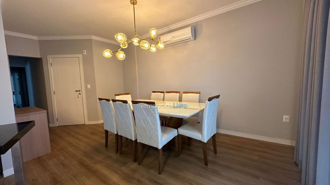 Apartamento para aluguel de temporada em Itapema (Meia Praia)