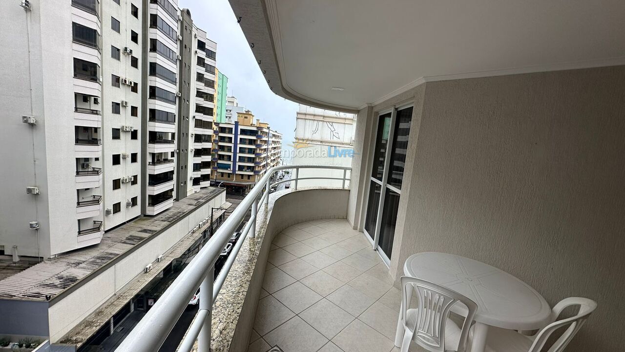 Apartamento para aluguel de temporada em Itapema (Meia Praia)