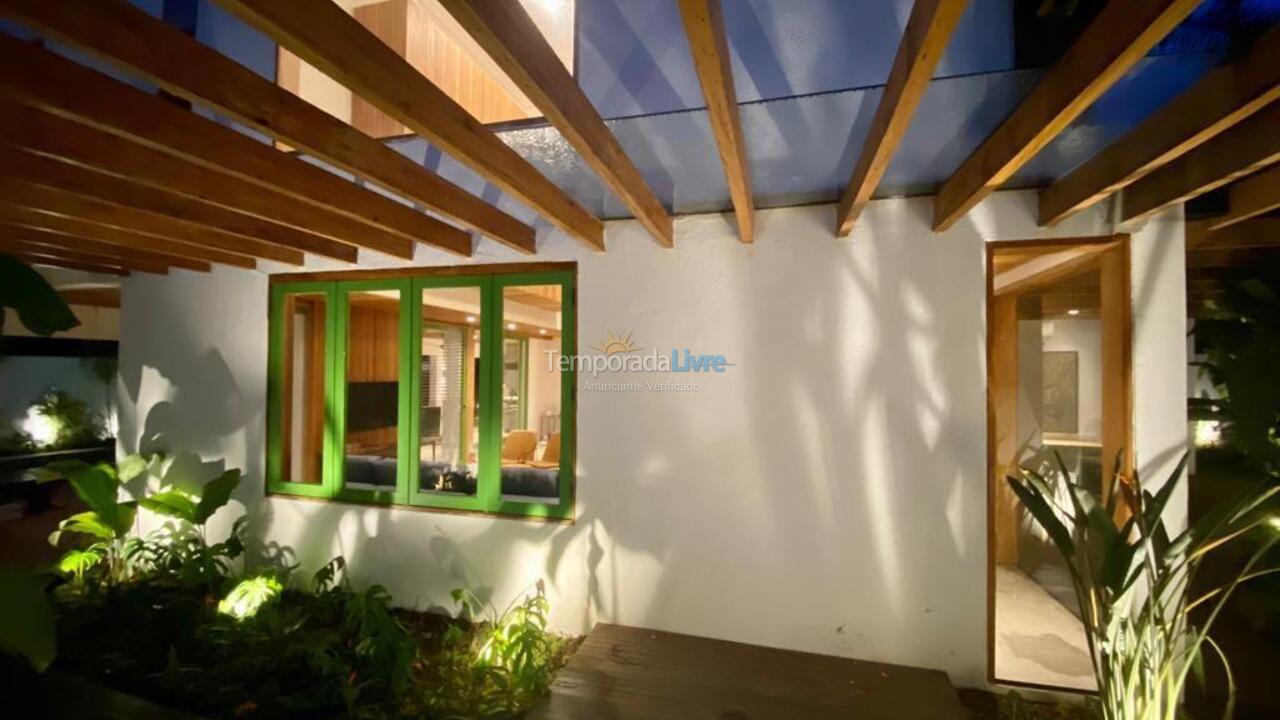 Casa para alquiler de vacaciones em São Sebastião (Praia da Baleia)