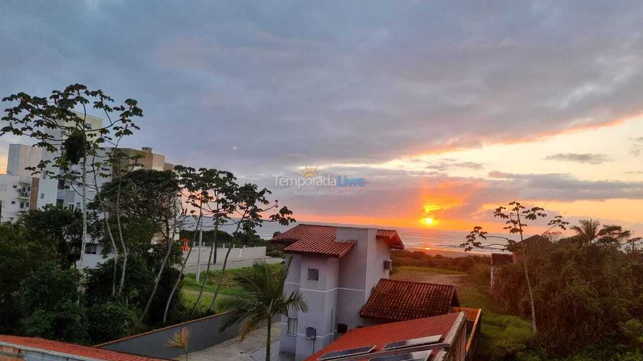 Casa para alquiler de vacaciones em Itapoá (Balneário Rio Gracioso)