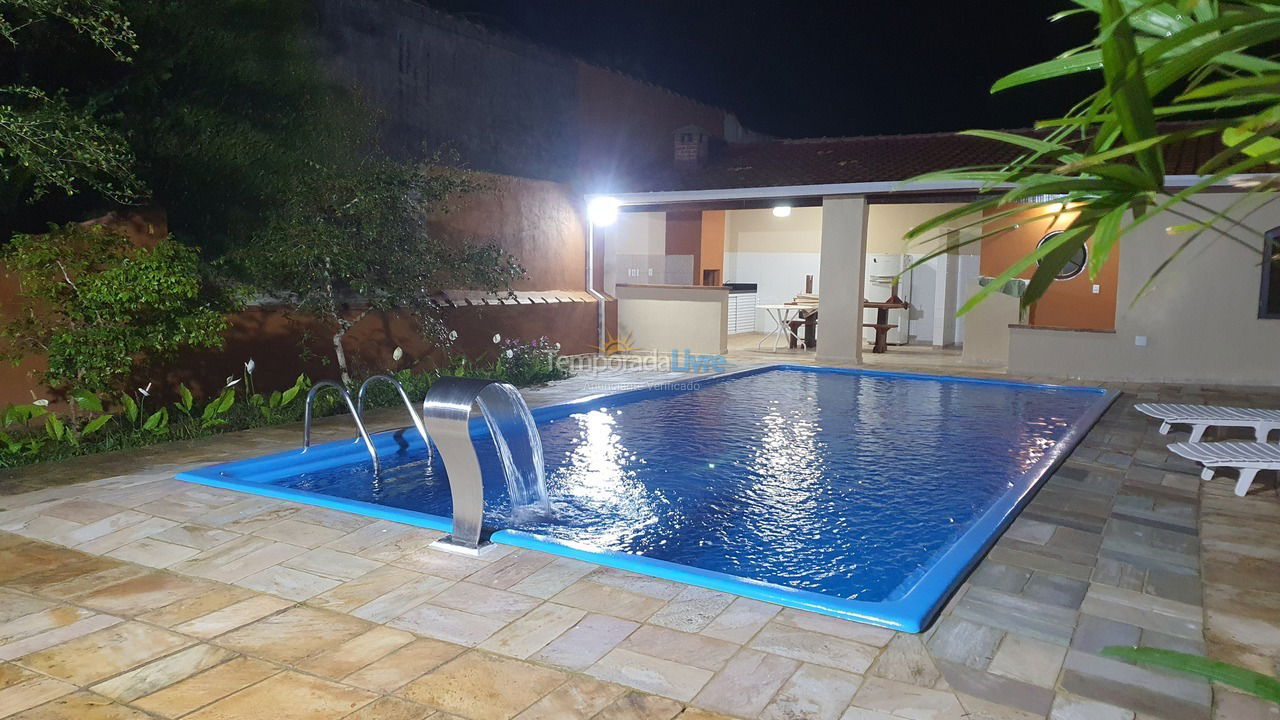 Casa para alquiler de vacaciones em Bertioga (Condominio Morada da Praia)