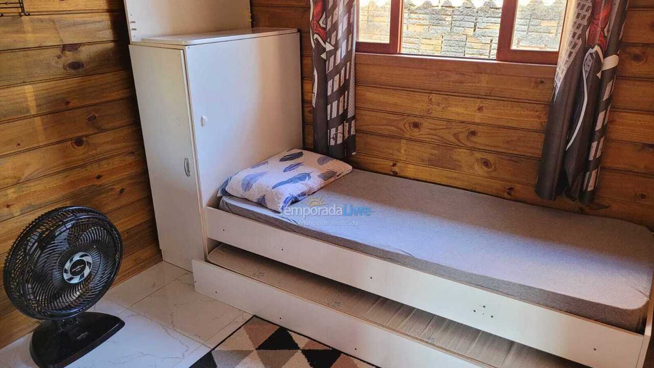 Casa para alquiler de vacaciones em Itapema (Alto do Sao Bento)