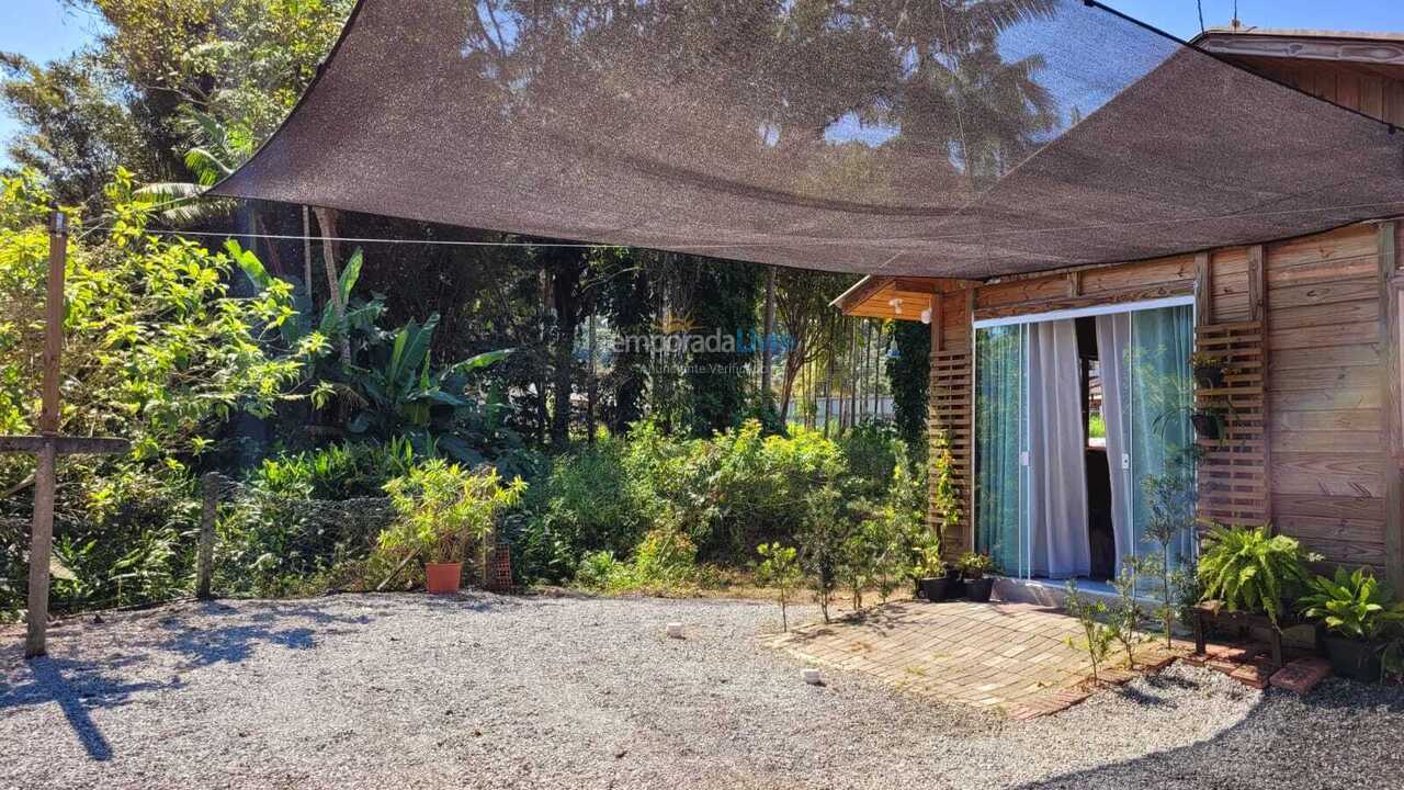 Casa para alquiler de vacaciones em Itapema (Alto do Sao Bento)