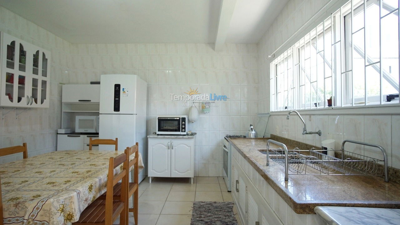 Casa para aluguel de temporada em Florianopolis (Praia dos Ingleses)