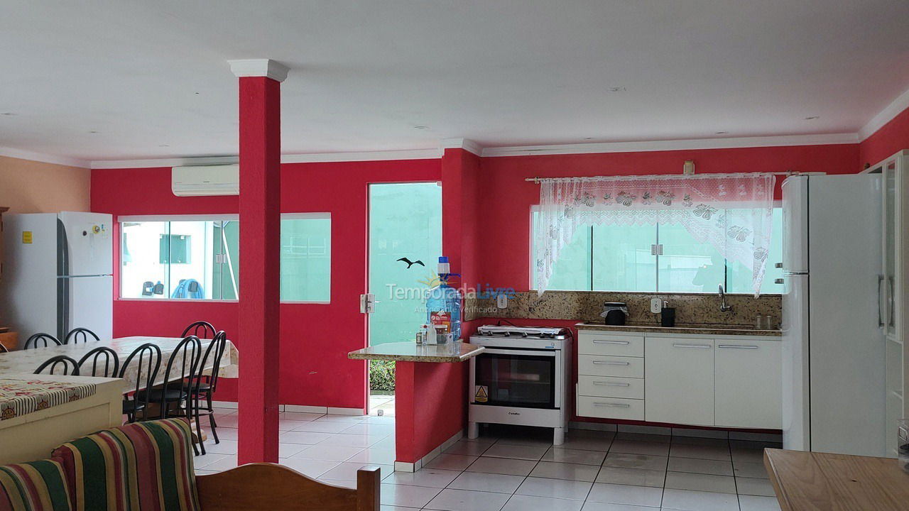 Casa para aluguel de temporada em Penha (Armaçao)