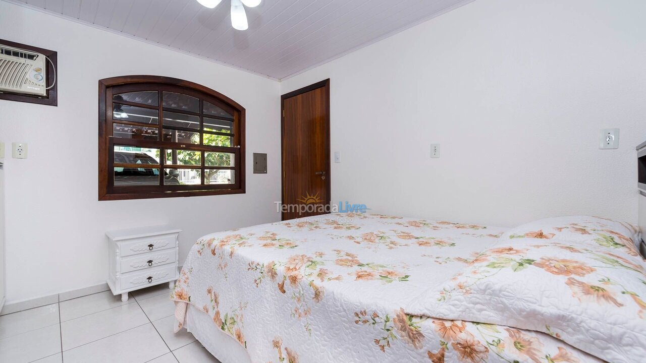 House for vacation rental in Bombinhas (Praia de Bombas)