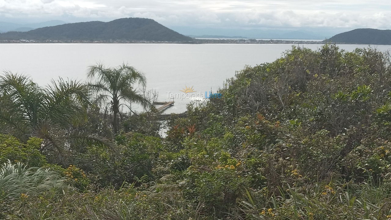 Casa para aluguel de temporada em São Francisco do Sul (Enseada)