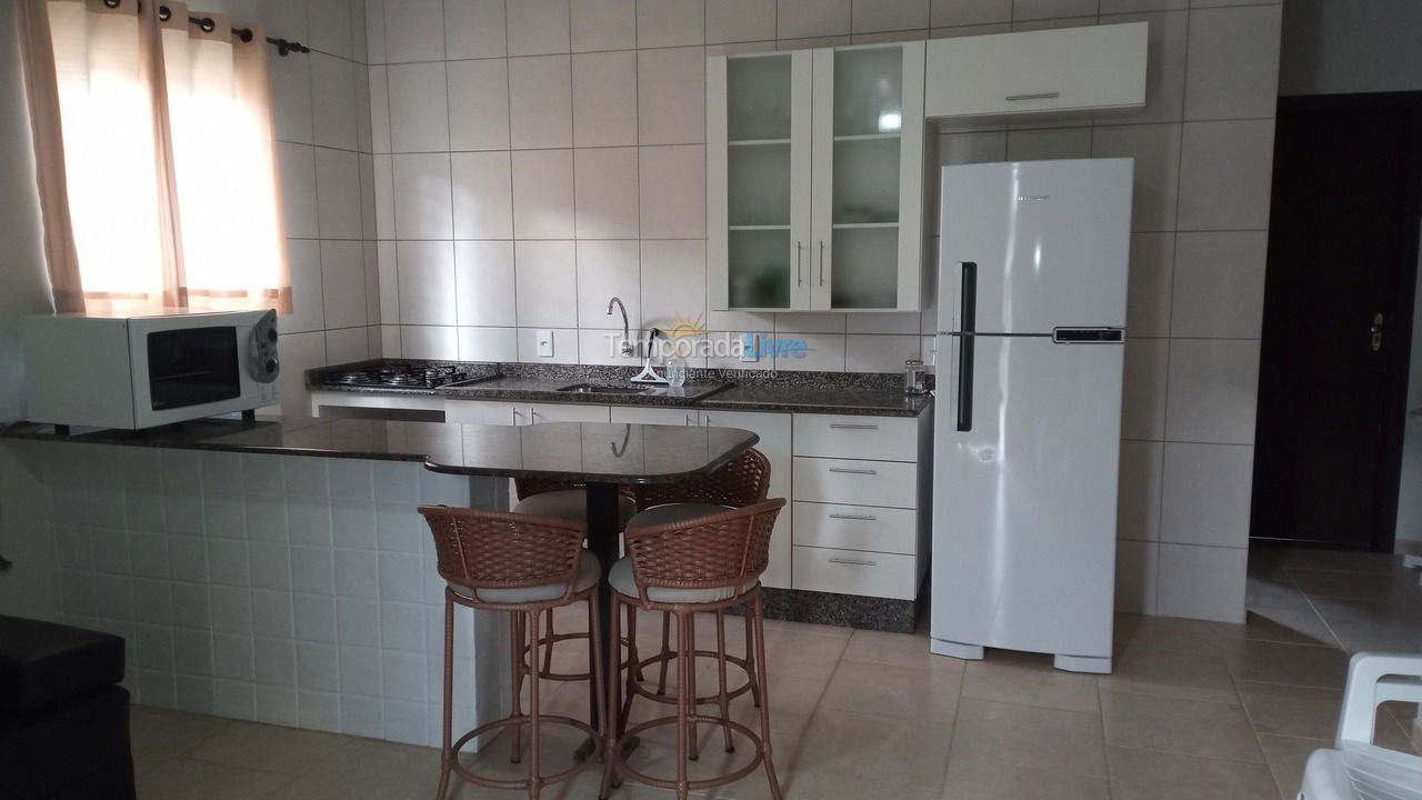 Apartamento para aluguel de temporada em Bombinhas (Praia de Zimbros)