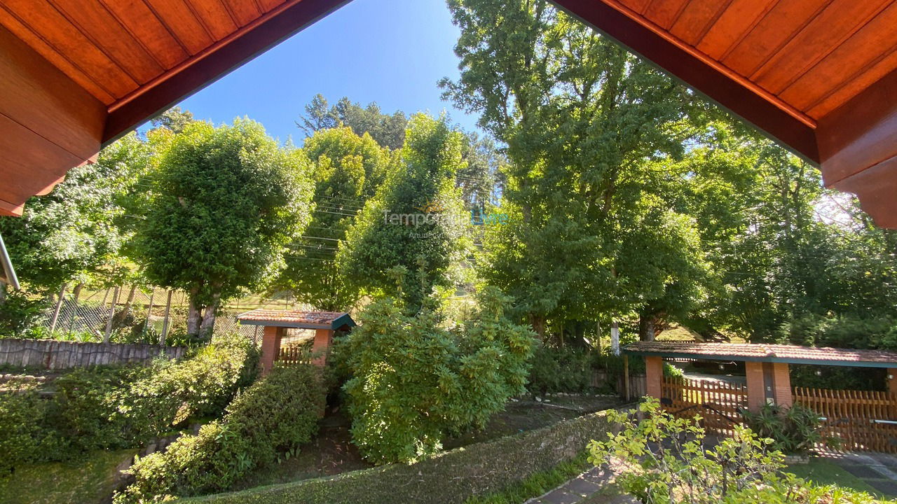 Casa para alquiler de vacaciones em Campos do Jordão (Alto do Capivari)