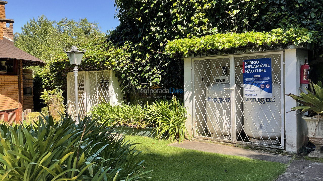 Casa para alquiler de vacaciones em Campos do Jordão (Alto do Capivari)