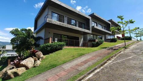 Casa até 6 pessoas no Bairro Panorâmico em Garopaba/SC