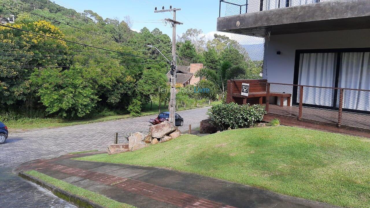 Casa para aluguel de temporada em Garopaba (Panorâmico)