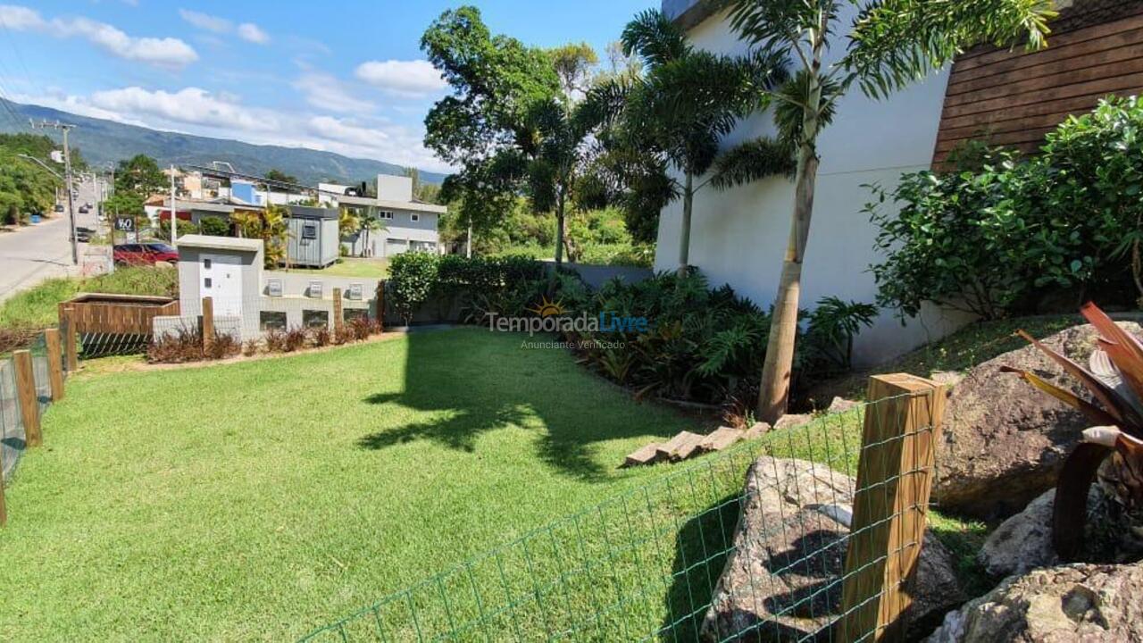 Casa para aluguel de temporada em Garopaba (Panorâmico)