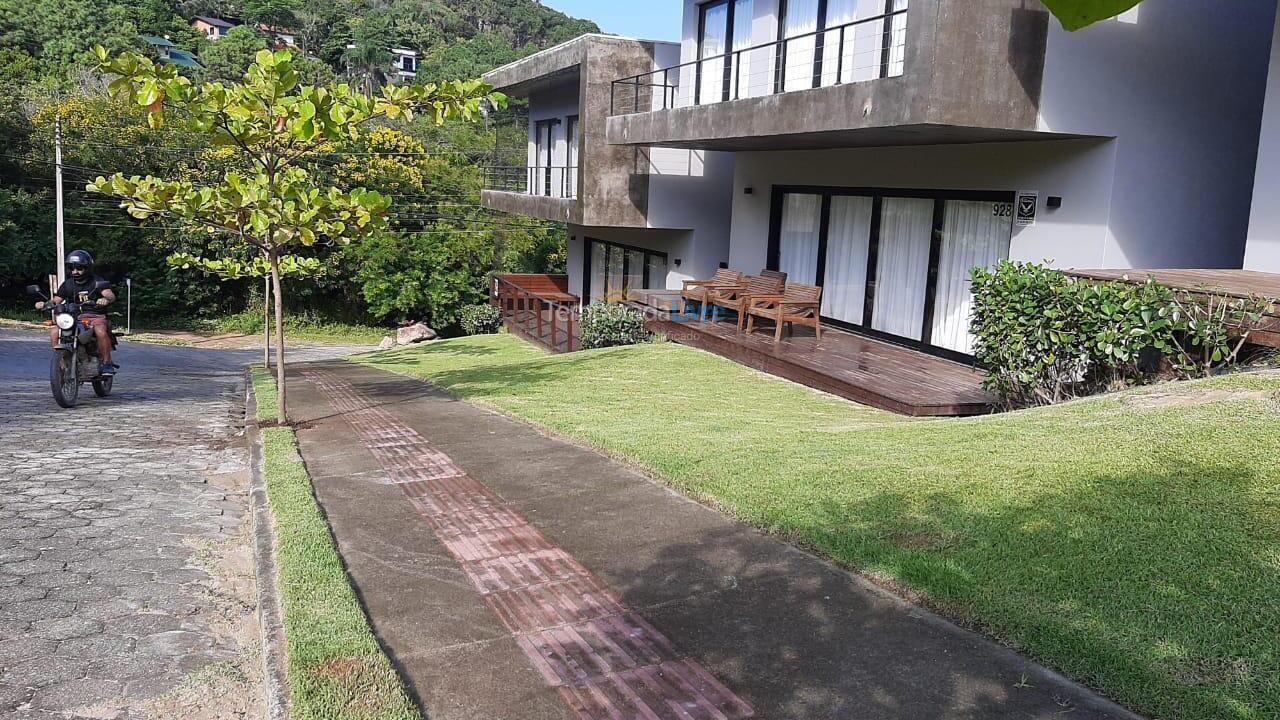 Casa para aluguel de temporada em Garopaba (Panorâmico)