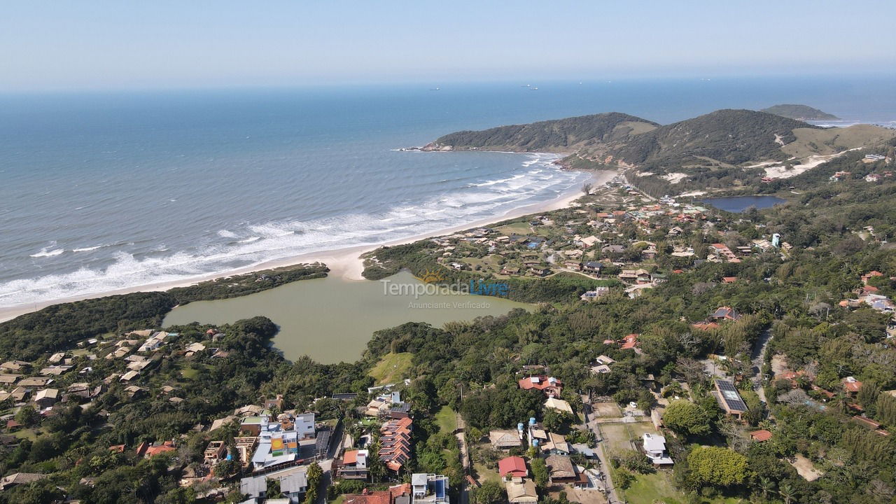 Casa para aluguel de temporada em Imbituba (Praia do Rosa)