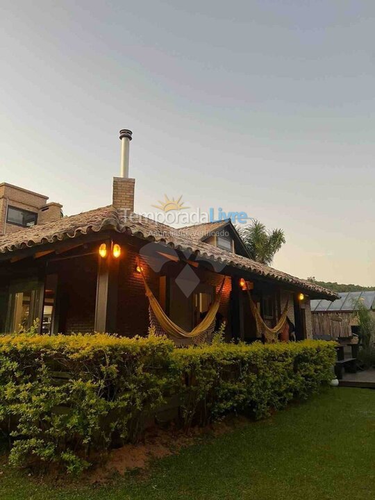 Casa para aluguel de temporada em Garopaba (Praia do Silveira)