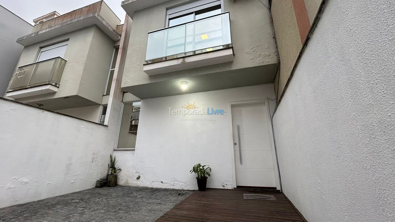 Casa para aluguel de temporada em Florianopolis (Praia dos Ingleses)